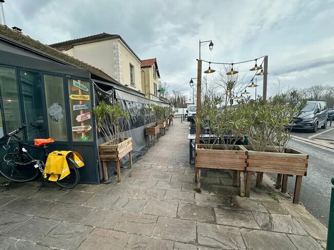 Plus de détails pour Local commercial à vendre
