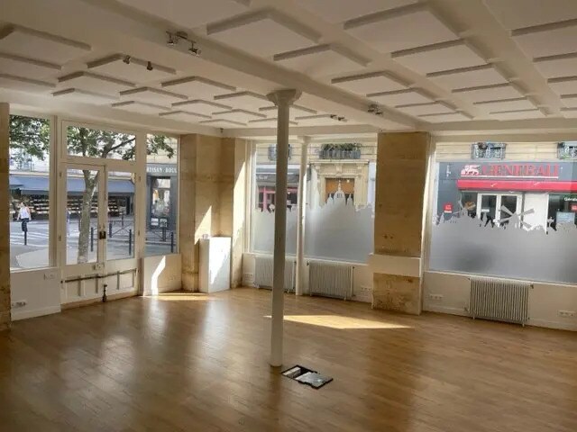 25 Rue Sainte-Isaure, Paris à louer Photo intérieure– Image 1 sur 13