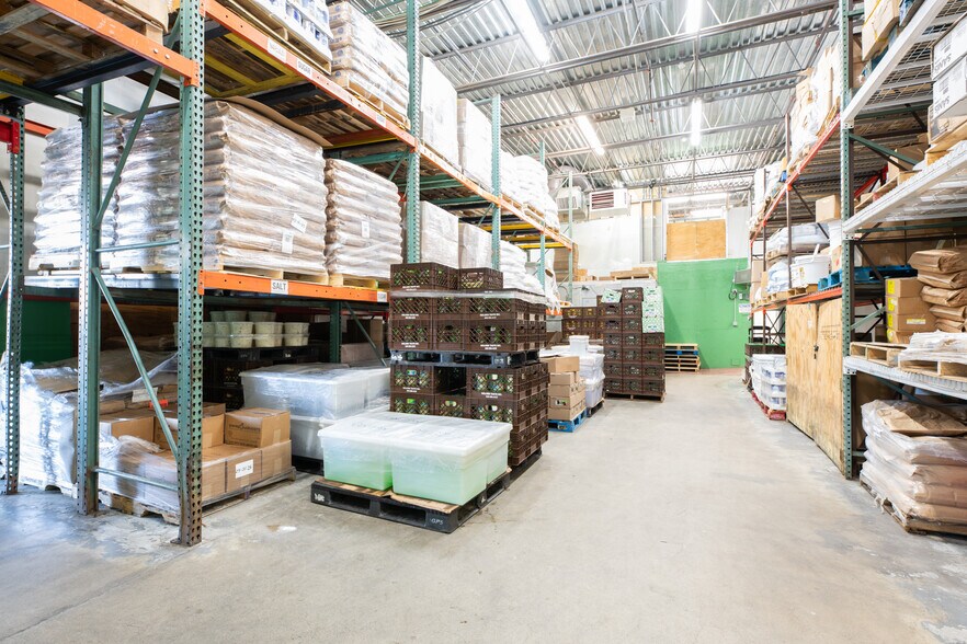 310 Roosevelt Ave, Spring Valley, NY à louer - Photo intérieure – Image 2 sur 24