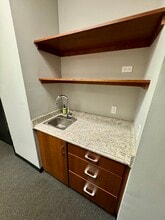 3551-3589 Westwind Blvd, Santa Rosa, CA à louer Photo de l’immeuble– Image 2 sur 4