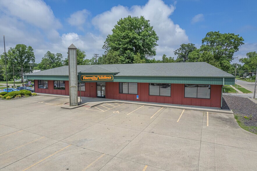 912 E Main St, Olney, IL à louer - Photo de l’immeuble – Image 2 sur 7