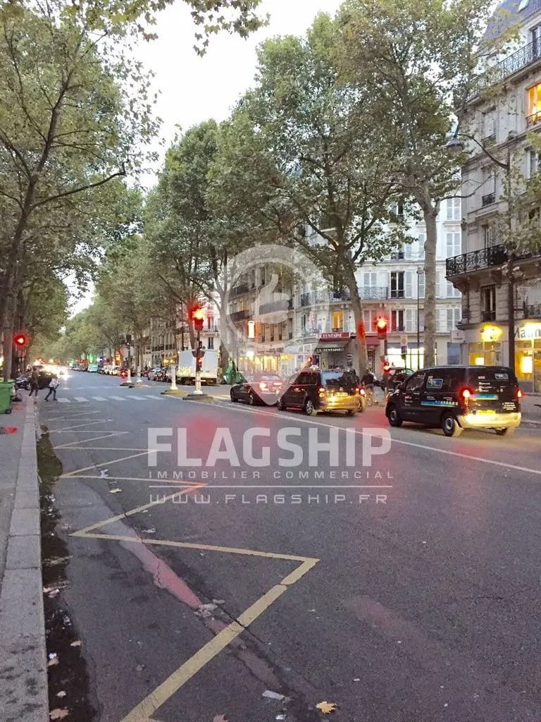 Local commercial dans Paris à louer Photo de l’immeuble– Image 1 sur 5