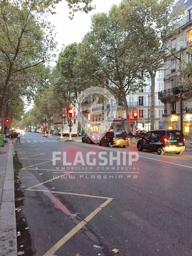 Plus de détails pour Local commercial à louer