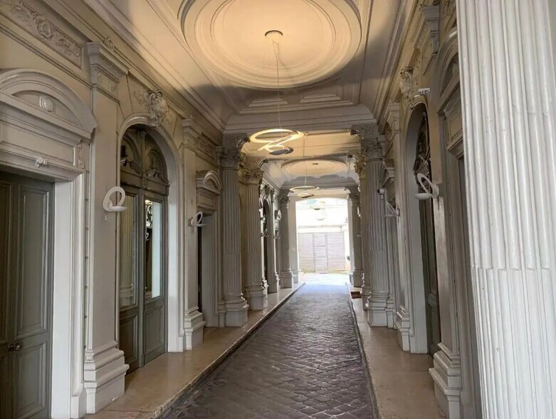 19 Rue Du Quatre Septembre, Paris à louer - Photo de l’immeuble – Image 3 sur 30
