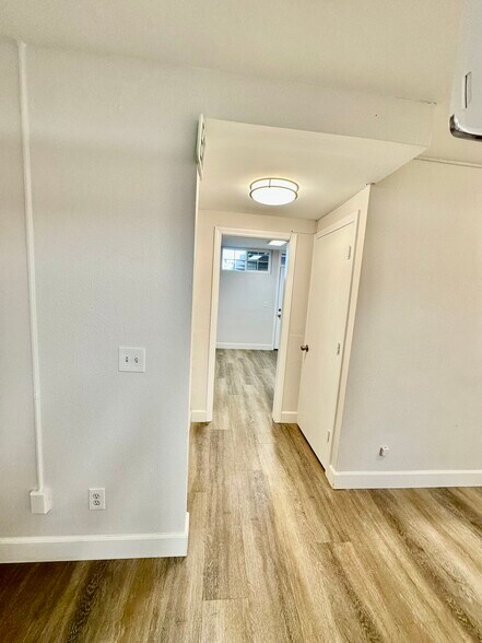 1720 W Ball Rd, Anaheim, CA à louer - Photo de l’immeuble – Image 3 sur 17