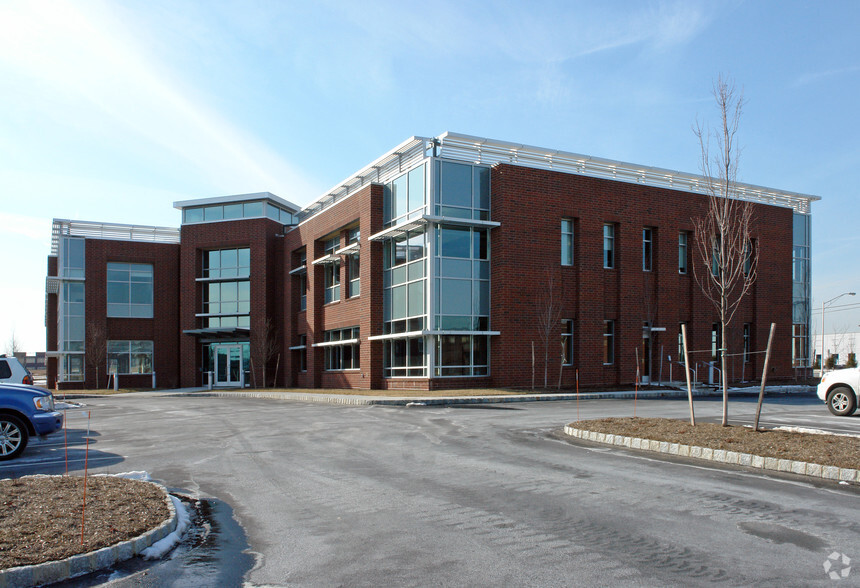 1720 Spillman Dr, Bethlehem, PA à louer - Photo de l’immeuble – Image 3 sur 10