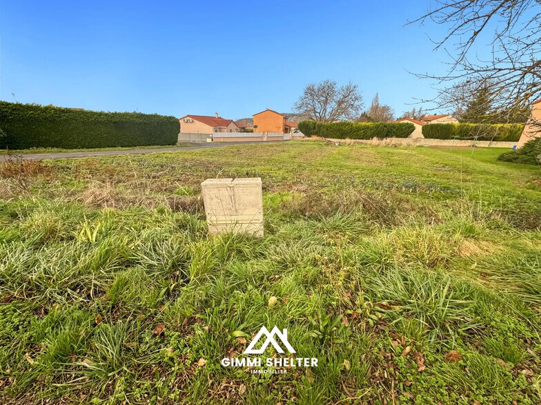 Terrain dans Saint-Georges-sur-Allier à vendre - Photo de l’immeuble – Image 1 sur 2