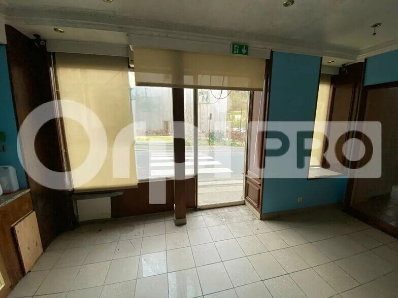Local commercial dans Bolbec à louer - Photo intérieure – Image 3 sur 12