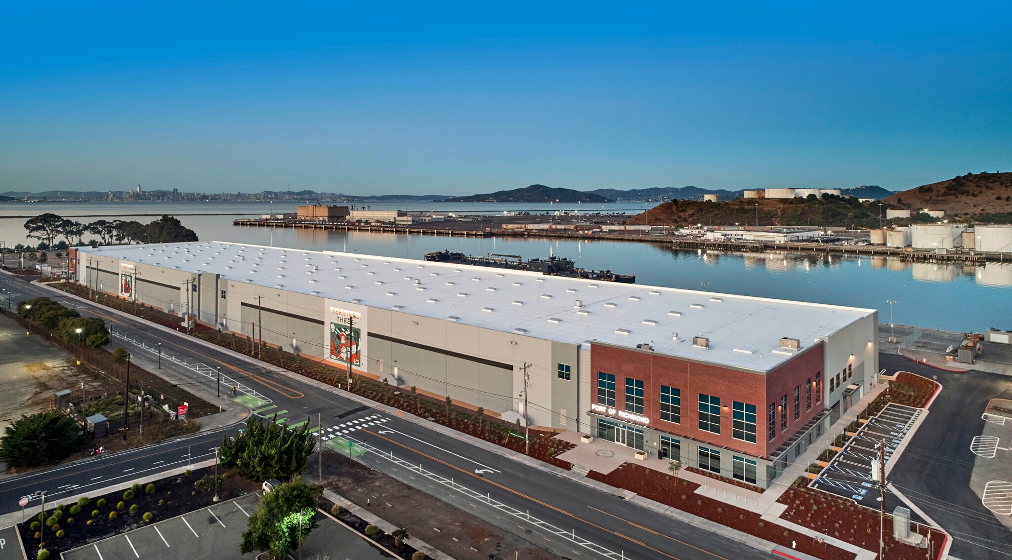 1411 Harbour Way S, Richmond, CA à louer Photo intérieure– Image 1 sur 4