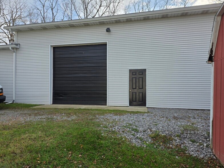 7570 Seneca St, East Aurora, NY à vendre - Photo de l’immeuble – Image 2 sur 9