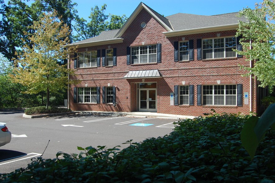 532 Township Line Rd, Blue Bell, PA à louer - Photo de l’immeuble – Image 1 sur 3