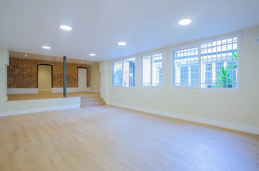 104 Rue De La Folie-Méricourt, Paris à vendre - Photo de l’immeuble – Image 1 sur 12