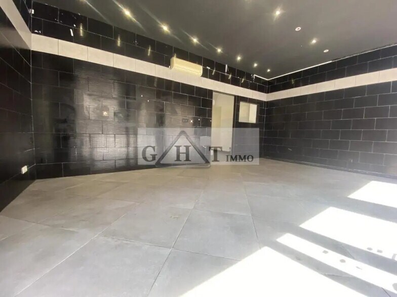 Local commercial dans Alfortville à vendre - Photo de l’immeuble – Image 2 sur 4