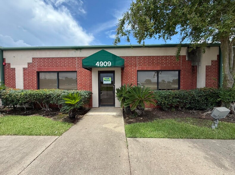 4909 Highway 69 S, Beaumont, TX à louer - Photo principale – Image 1 sur 6