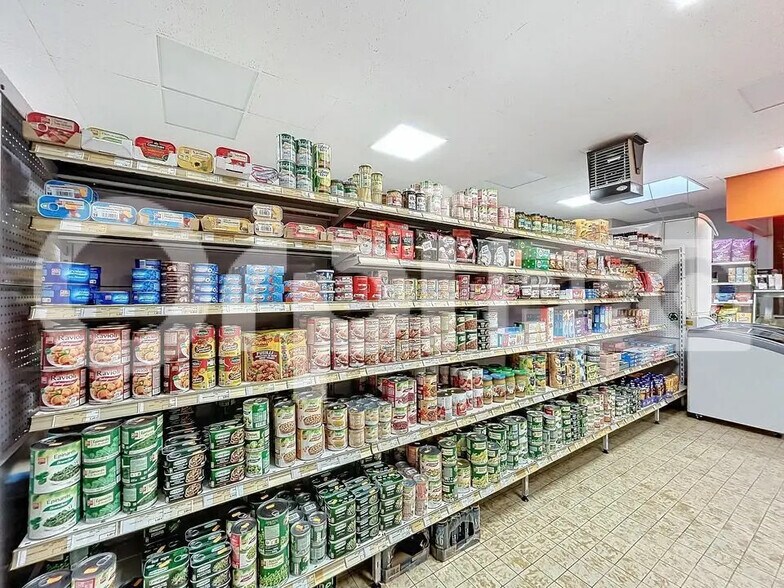 Local commercial dans Clermont à vendre - Photo intérieure – Image 2 sur 7