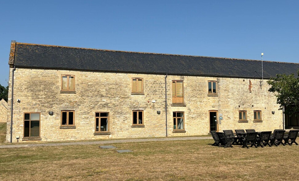 Kirtlington Park, Kirtlington à louer - Photo de l’immeuble – Image 1 sur 2