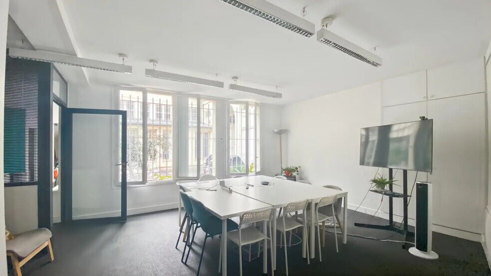 Bureau dans Paris à louer - Photo de l’immeuble – Image 2 sur 9