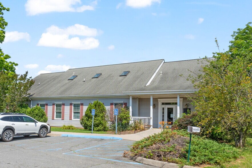 Prime Medical Office Investment portefeuille de 2 biens à vendre sur LoopNet.fr - Photo de l’immeuble – Image 2 sur 33