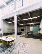 2744 E 11th St, Oakland, CA à louer Photo intérieure– Image 2 sur 6