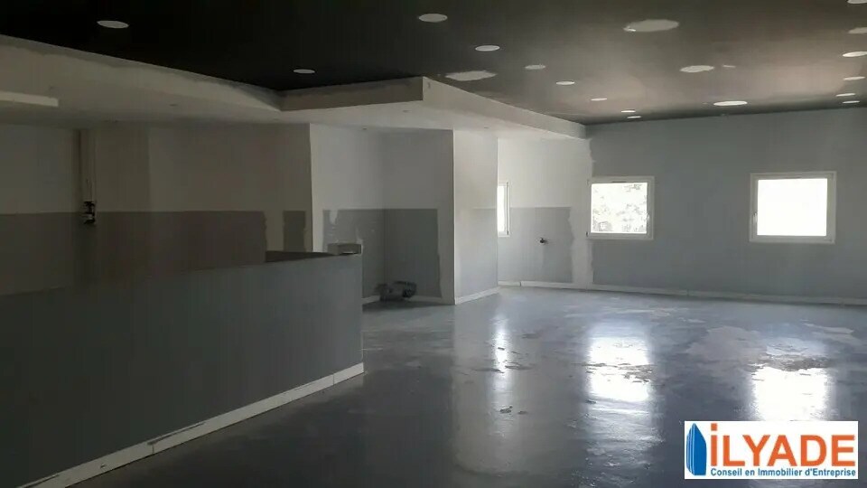 Local d’activités dans Marseille à louer - Photo de l’immeuble – Image 3 sur 7