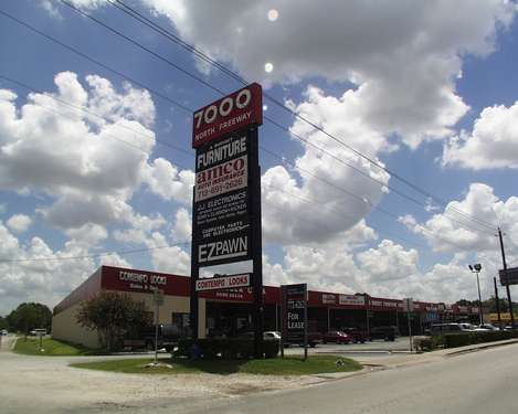 7000 North Fwy, Houston, TX à louer - Photo de l’immeuble – Image 3 sur 10