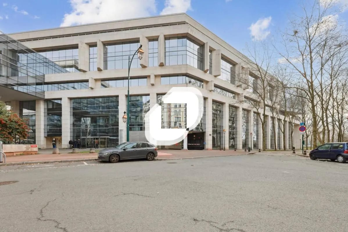 1-3 Place De Turenne, Saint-Maurice à louer Photo de l’immeuble– Image 1 sur 13