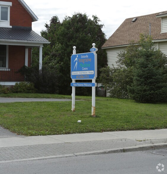 1538 Stittsville Main St, Ottawa, ON à louer - Photo de l’immeuble – Image 2 sur 3
