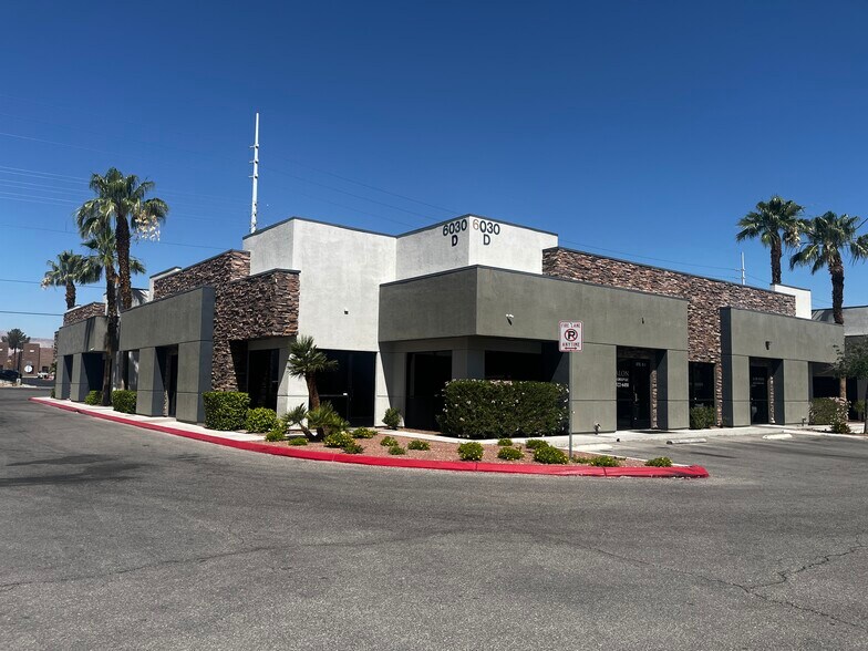 6030 S Rainbow Blvd, Las Vegas, NV à louer - Photo de l’immeuble – Image 2 sur 33