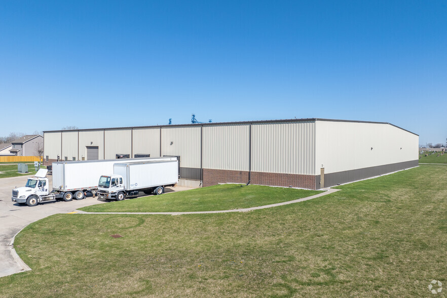 319 Washington Ave, Bondurant, IA à vendre - Photo de l’immeuble – Image 3 sur 5