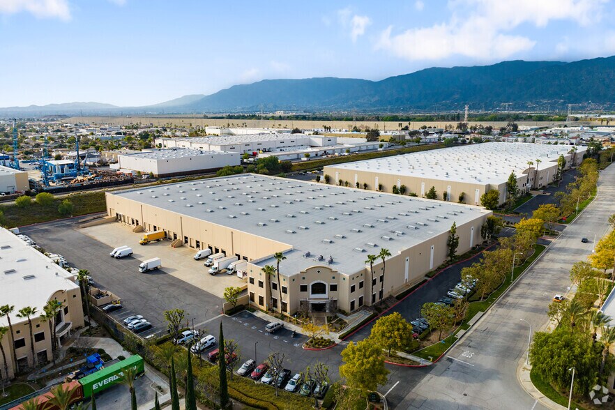 4981 4th St, Irwindale, CA à louer - Photo de l’immeuble – Image 3 sur 11