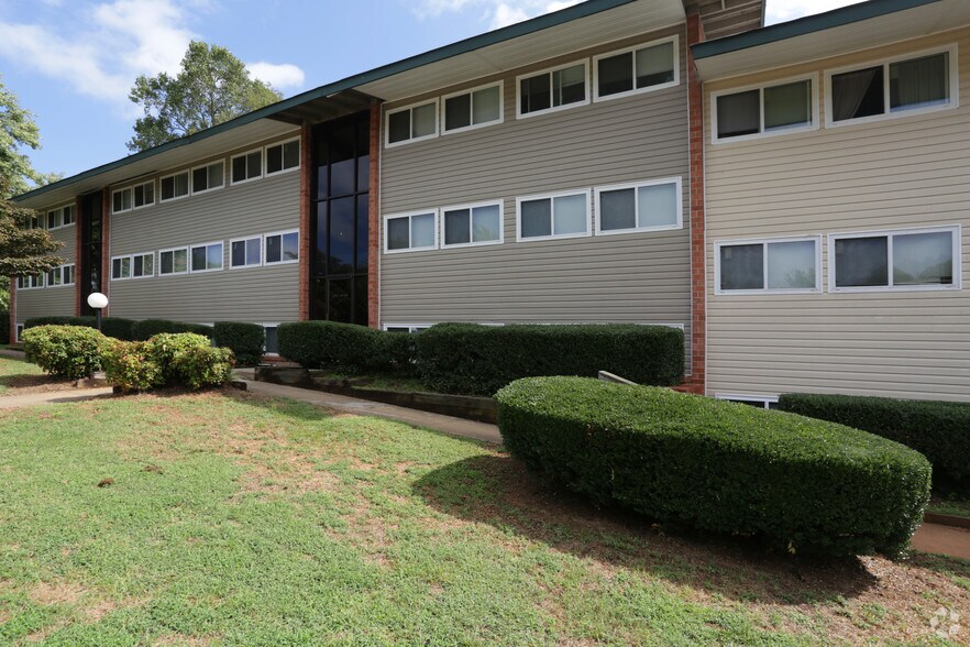 2075 Langhorne Rd, Lynchburg, VA à vendre - Photo de l’immeuble – Image 3 sur 26