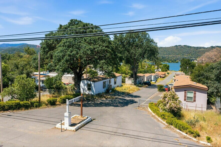 5755 Old Highway 53, Clearlake, CA à vendre - Photo de l’immeuble – Image 1 sur 7