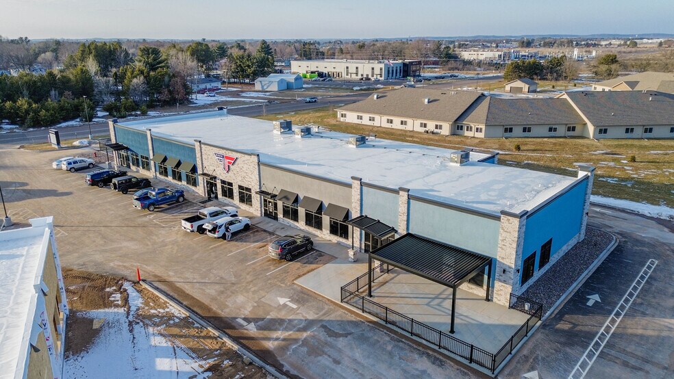 1643 Commercial Blvd, Chippewa Falls, WI à louer - Photo de l’immeuble – Image 3 sur 7