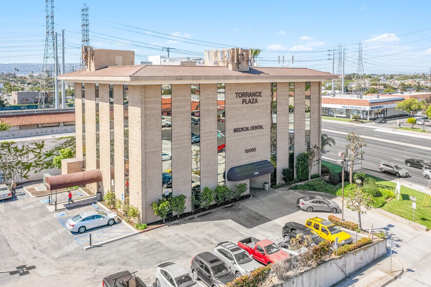 19000 Hawthorne Blvd, Torrance, CA à louer - Photo de l’immeuble – Image 3 sur 11