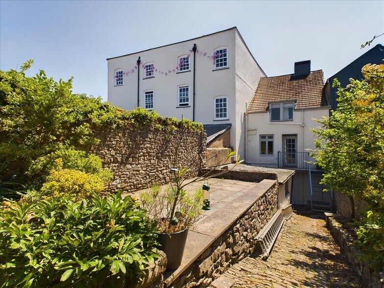 11 Bank St, Chepstow à vendre - Photo de l’immeuble – Image 2 sur 13