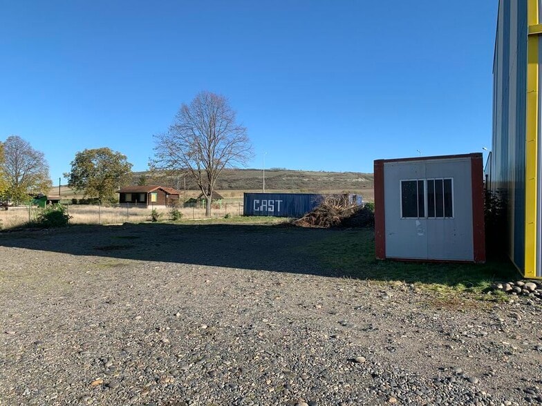 Terrain dans Cournon-d'Auvergne à louer - Photo de l’immeuble – Image 2 sur 2