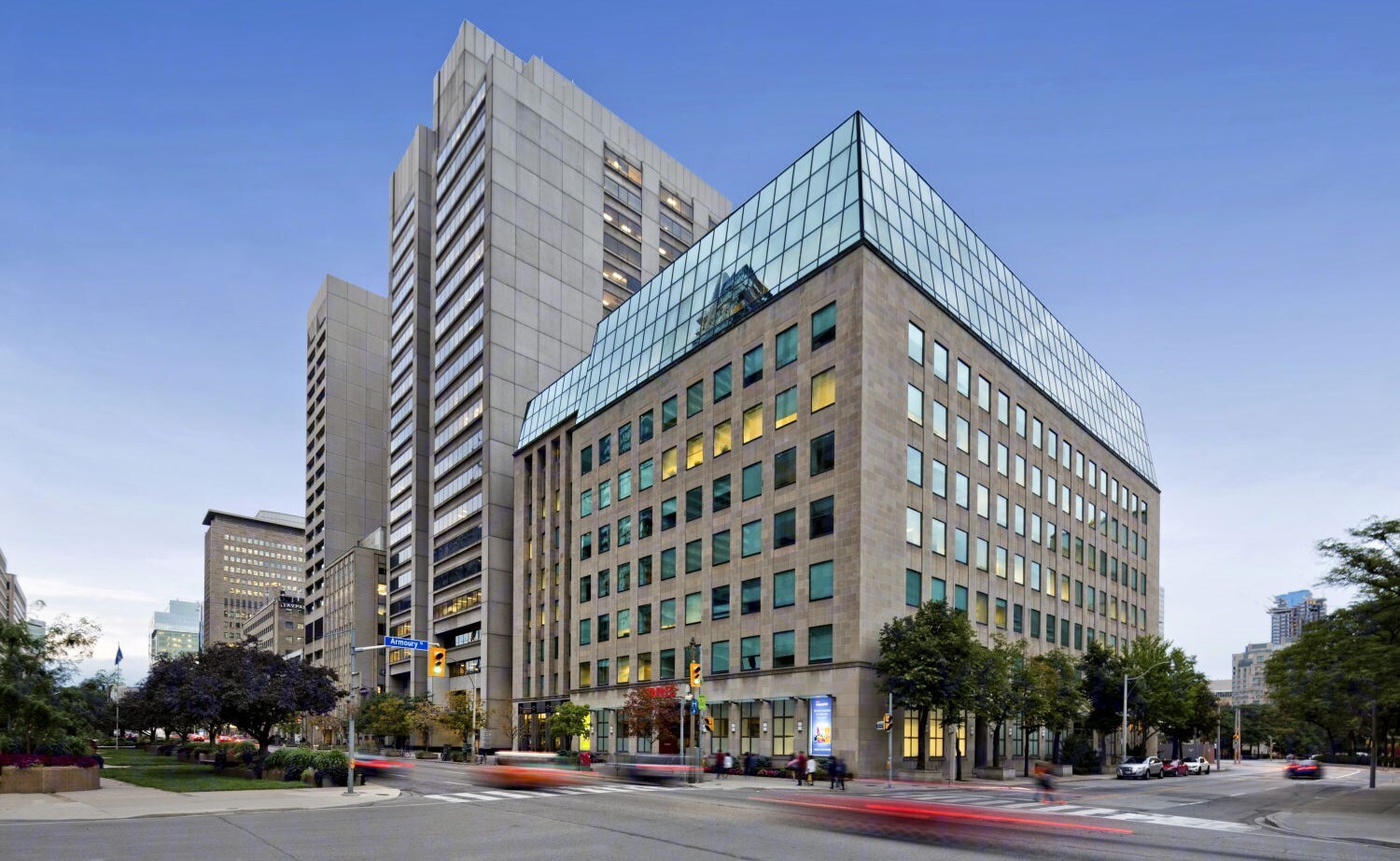 375 University Ave, Toronto, ON à louer Photo de l’immeuble– Image 1 sur 2