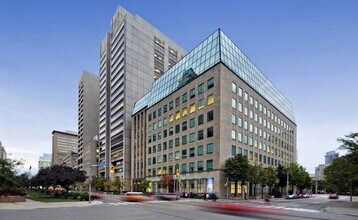 375 University Ave, Toronto, ON à louer Photo de l’immeuble– Image 1 sur 2
