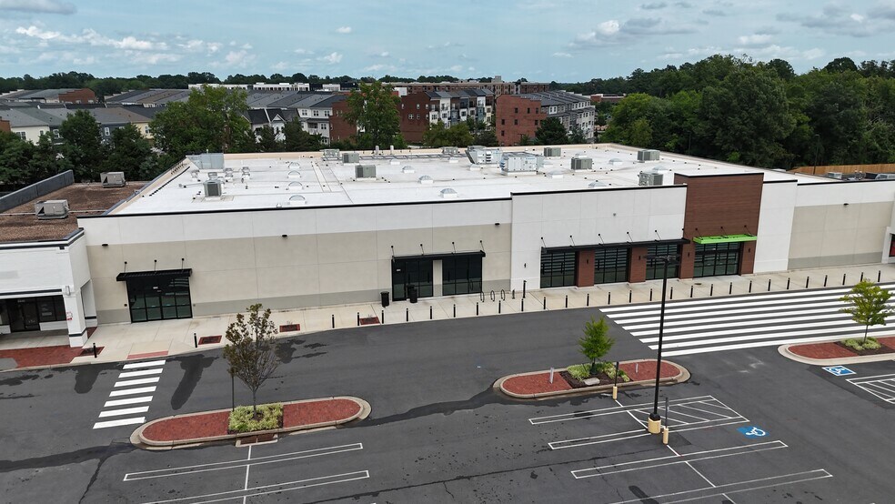 5430 W Broad St, Richmond, VA à louer - Photo de l’immeuble – Image 2 sur 4