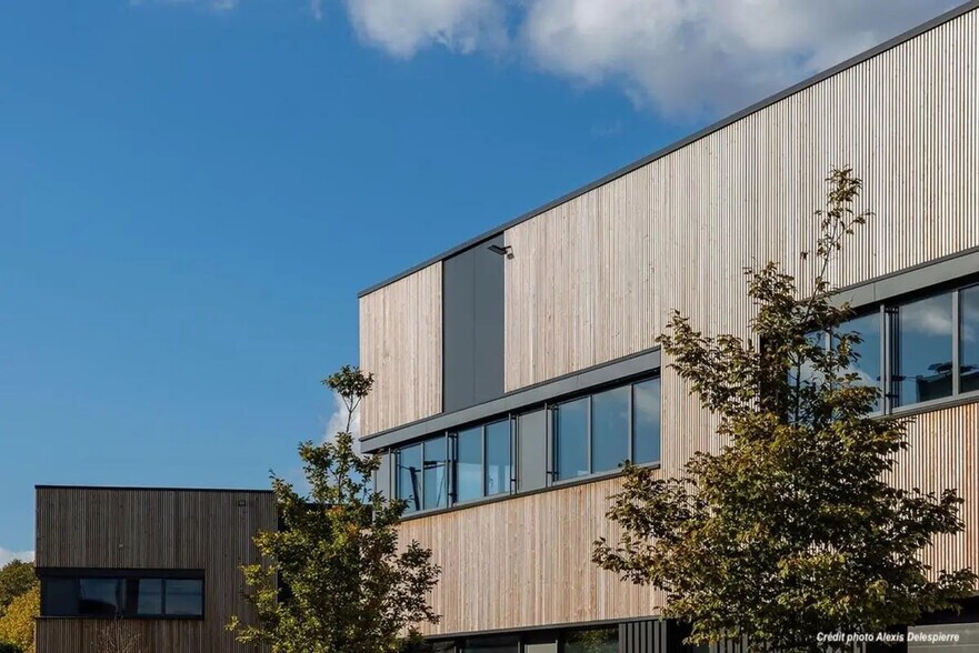 Local d'activités dans LA CHAPELLE-D'ARMENTIERES à vendre - Photo de l’immeuble – Image 3 sur 8