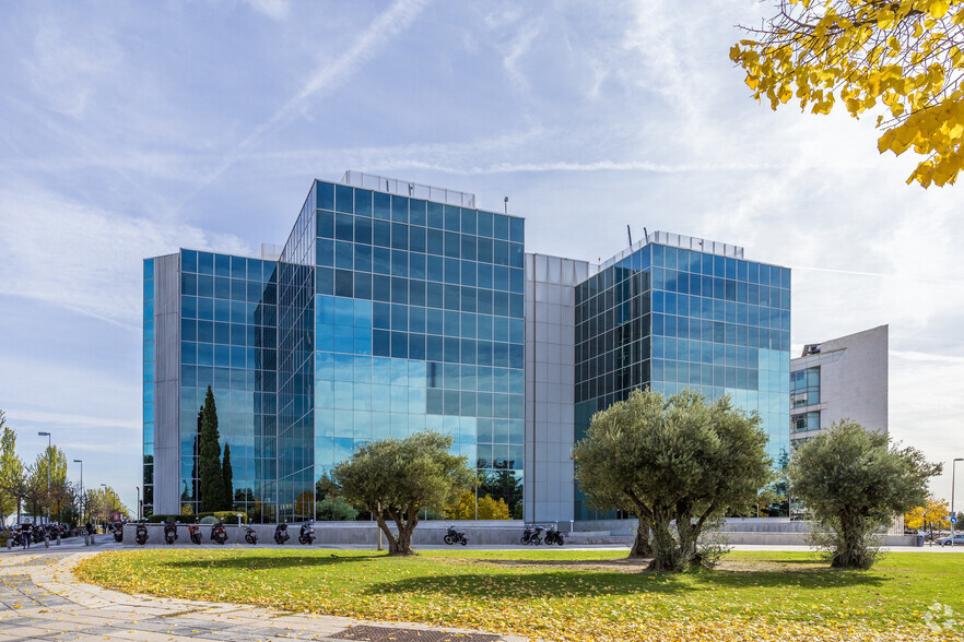 Avenida Partenón, 4-6, Madrid, Madrid à louer - Photo de l’immeuble – Image 1 sur 22