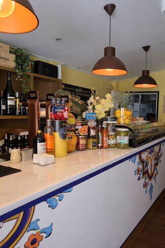 Plus de détails pour Local commercial à louer