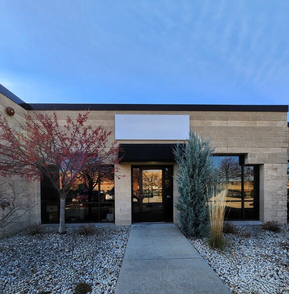 4125 N 124th St, Brookfield, WI à louer - Photo de l’immeuble – Image 1 sur 25