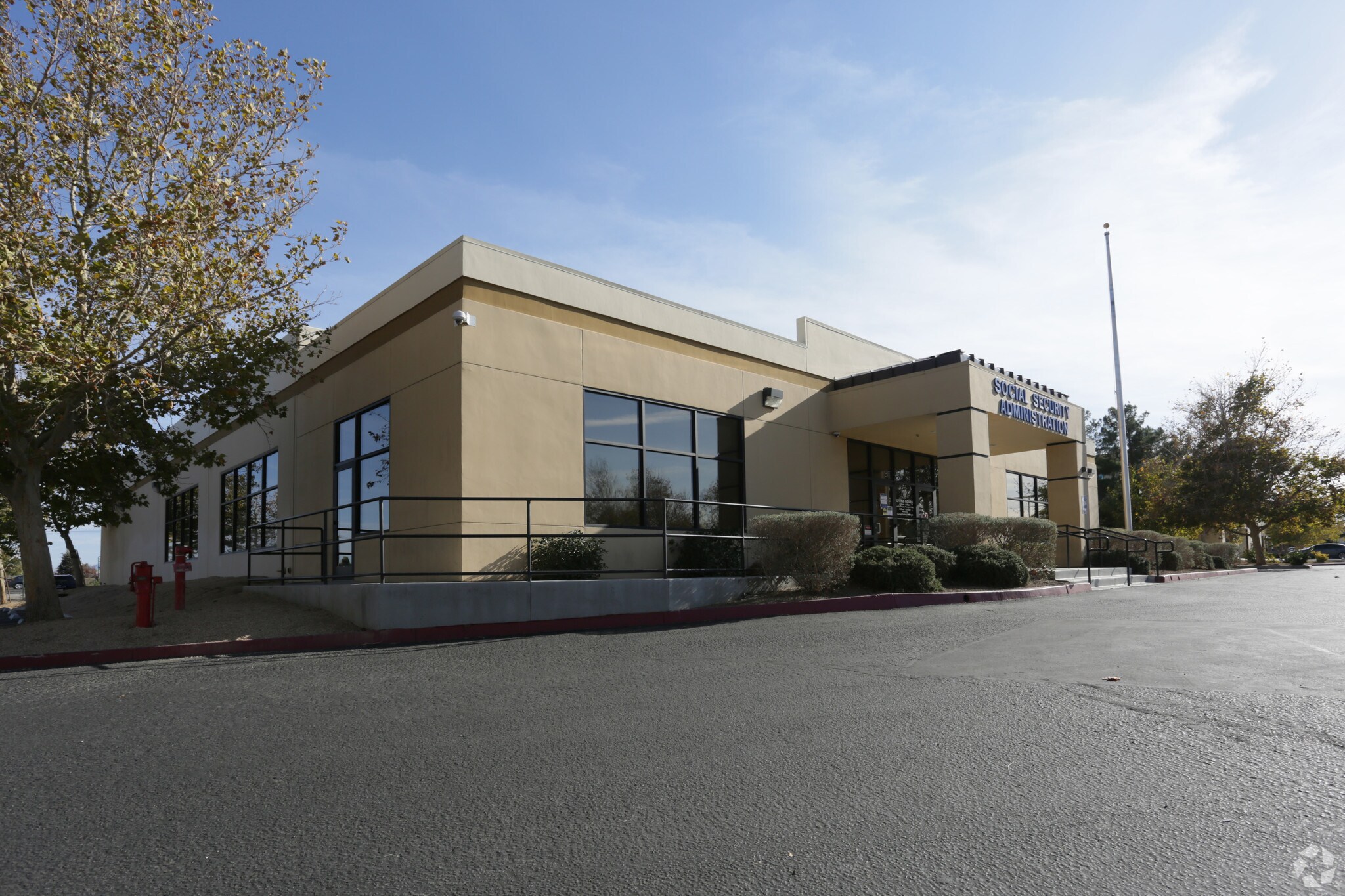 13955 Park Ave, Victorville, CA à vendre Photo principale– Image 1 sur 5
