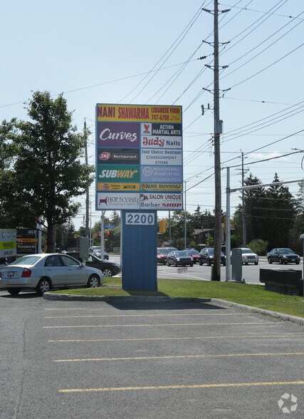 2200 Montreal Rd, Ottawa, ON à louer - Photo de l’immeuble – Image 2 sur 5