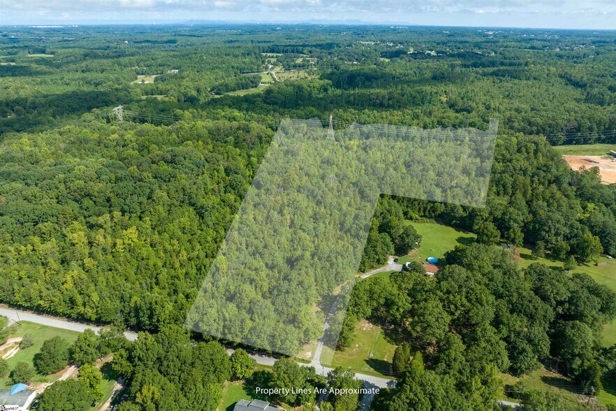 201 Woodside, Simpsonville, SC à vendre - Photo principale – Image 1 sur 7