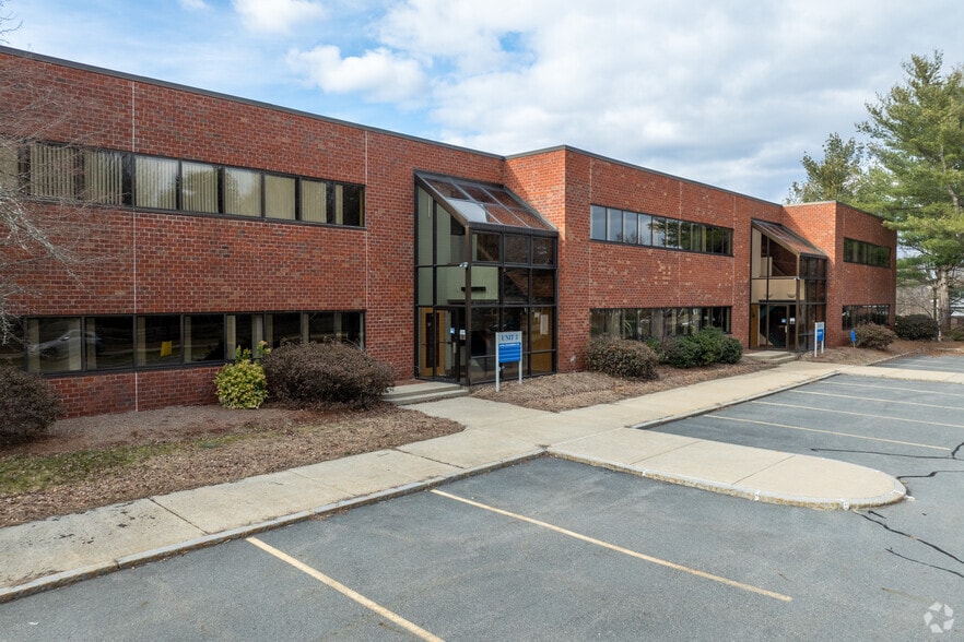 239 Littleton Rd, Westford, MA à vendre - Photo principale – Image 1 sur 24