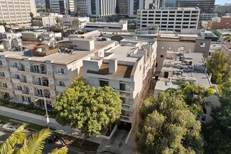 Plus de détails pour 132 S Clark Dr, Los Angeles, CA - Logement à vendre