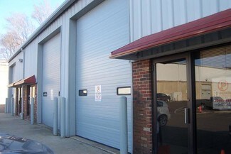 Plus de détails pour 6813 Hobson Valley Dr, Woodridge, IL - Local d'activités à louer