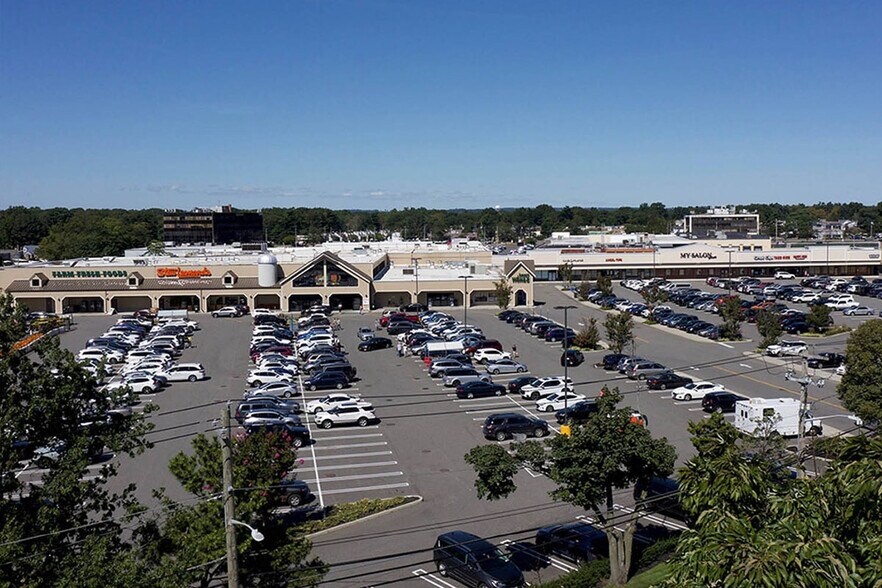 1901-1999 Front St, East Meadow, NY à louer - Photo de l’immeuble – Image 1 sur 3